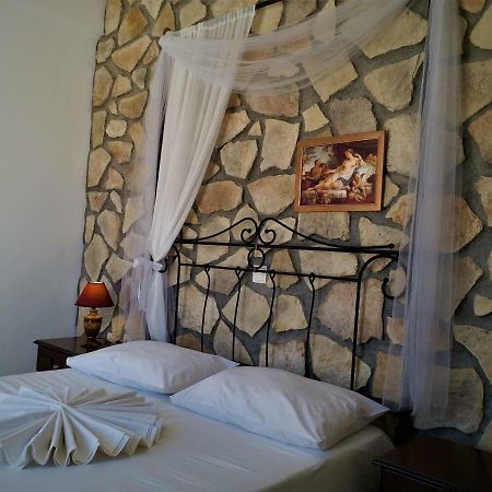 Bougainvillea Suites Kamari  Ngoại thất bức ảnh