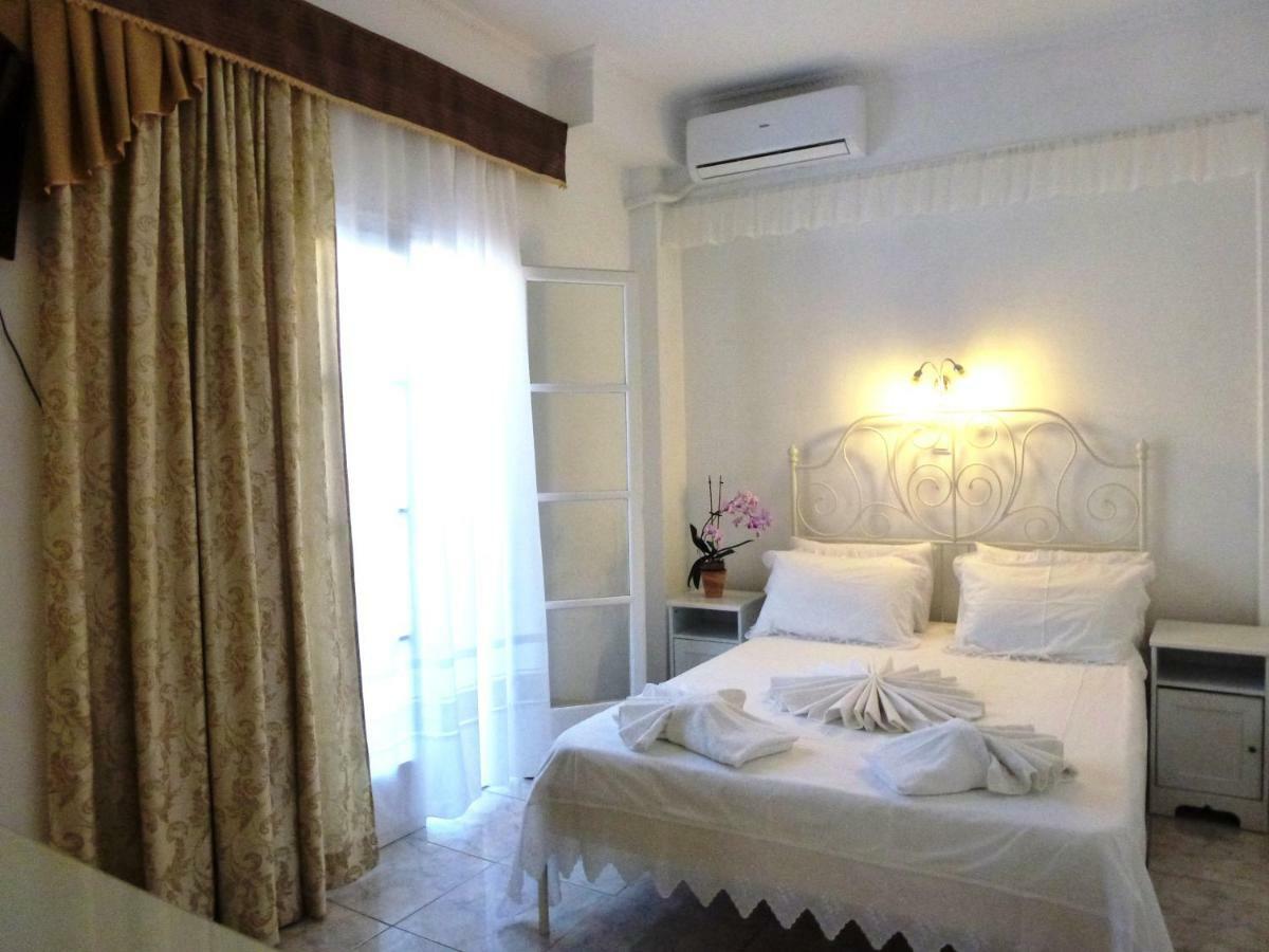 Bougainvillea Suites Kamari  Ngoại thất bức ảnh