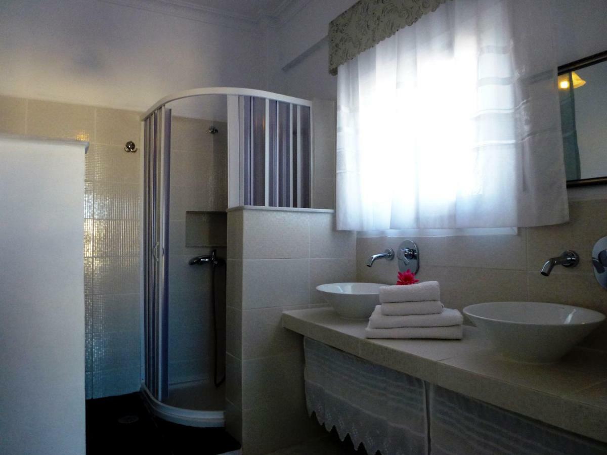 Bougainvillea Suites Kamari  Ngoại thất bức ảnh
