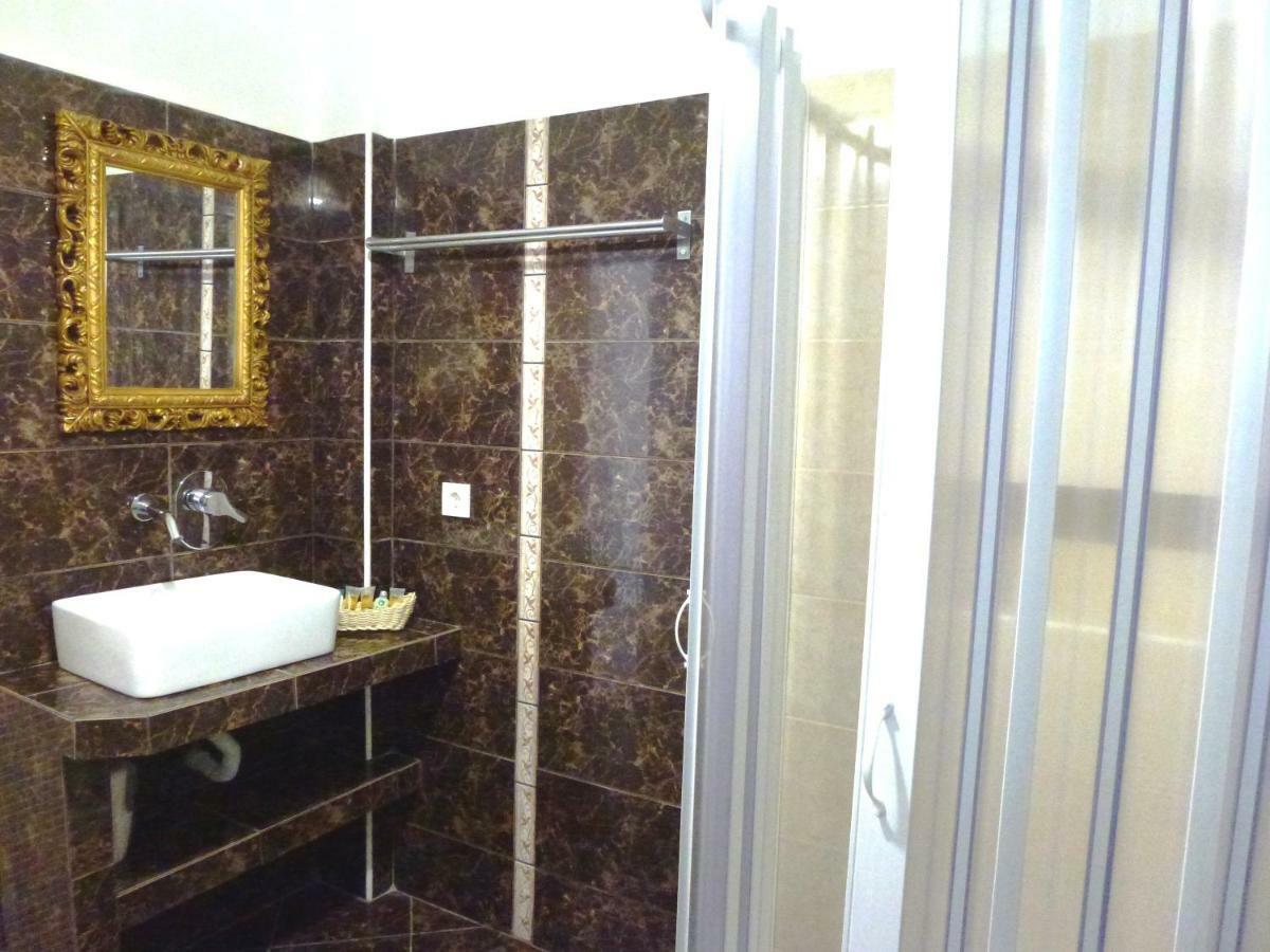 Bougainvillea Suites Kamari  Ngoại thất bức ảnh