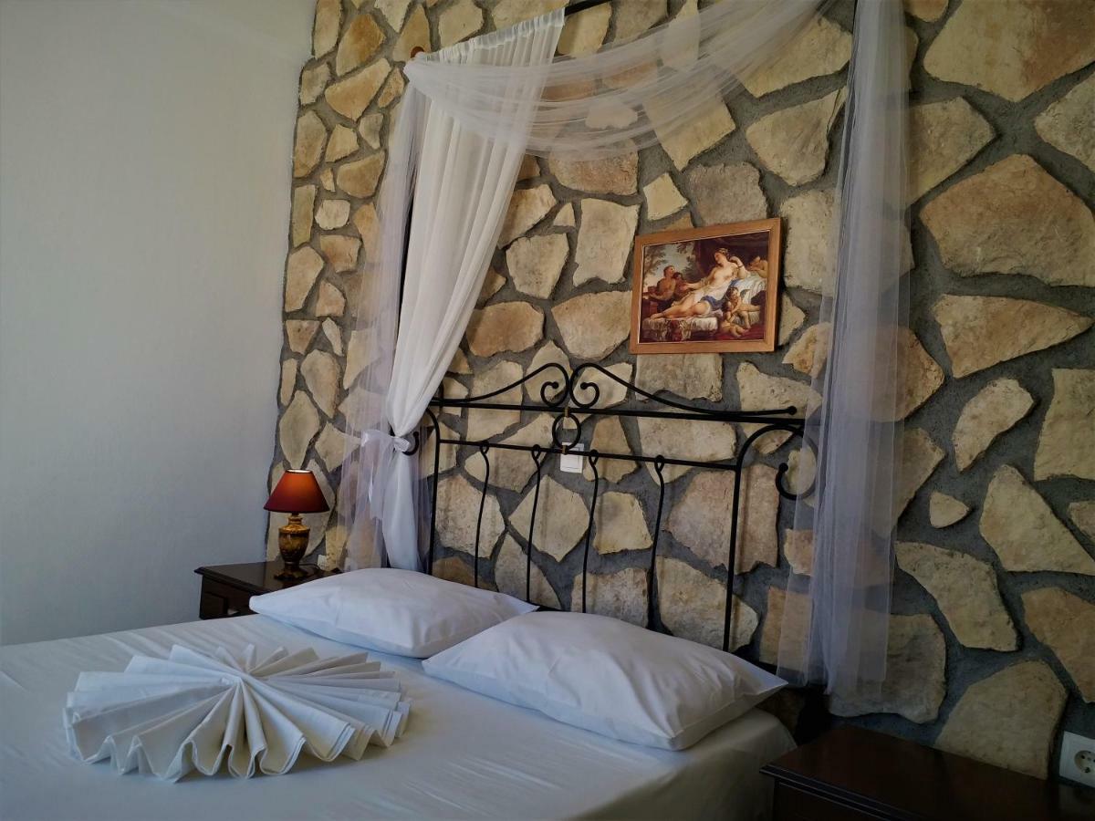 Bougainvillea Suites Kamari  Ngoại thất bức ảnh