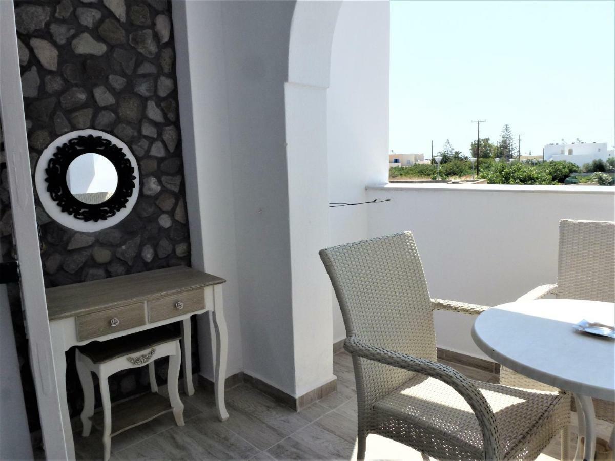 Bougainvillea Suites Kamari  Ngoại thất bức ảnh